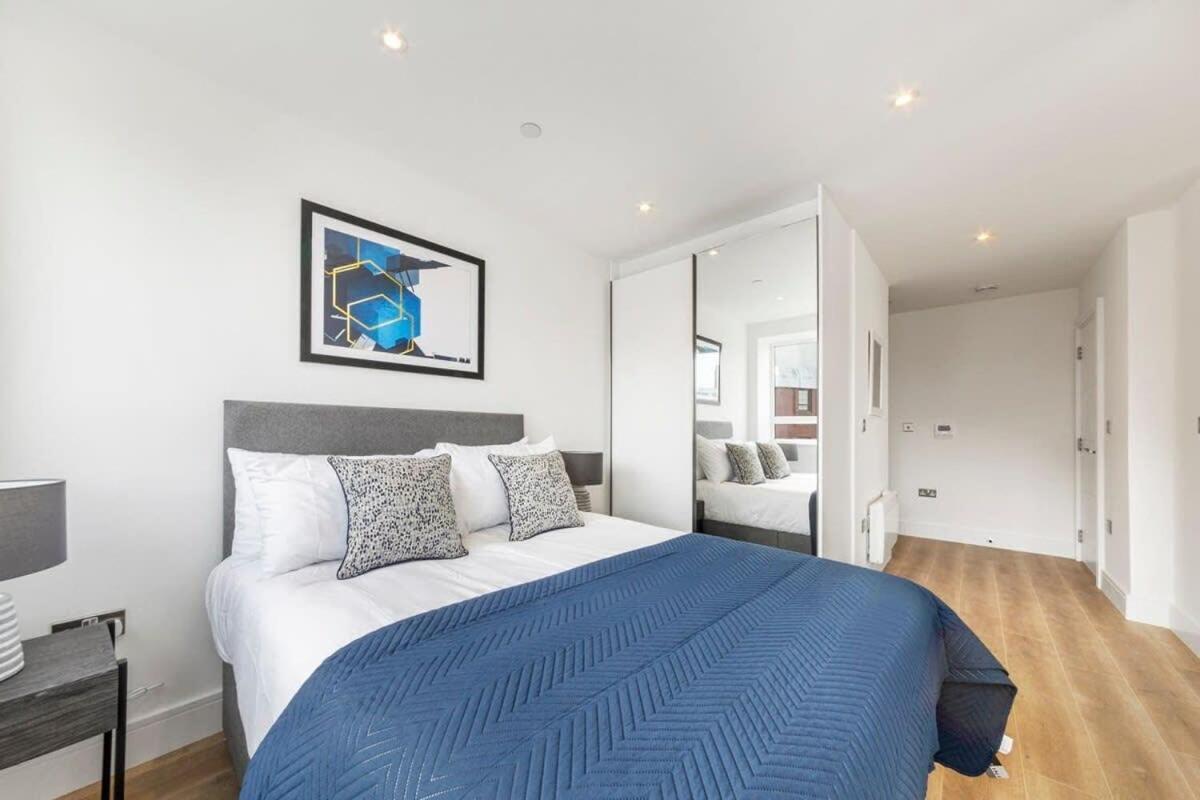 Bright Contemporary Studio In East Grinstead Bagian luar foto